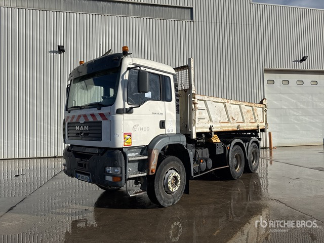 2004 MAN TGA26.310 6x4 Camion Benne 6x4 T/A Dump Truck - Billenőplatós teherautó: 1 kép. 2004 MAN TGA26.310 6x4 Camion Benne 6x4 T/A Dump Truck - Billenőplatós teherautó: 1 kép.
