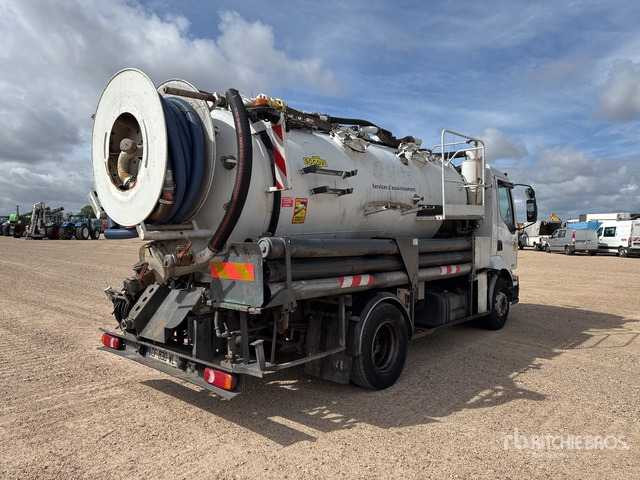 2005 Renault Midlum 220 dCi 2005 Rivard Cleanfos 16T on 4x2 ... Vacuum Excavator Truck - Szippantós autó: 4 kép. 2005 Renault Midlum 220 dCi 2005 Rivard Cleanfos 16T on 4x2 ... Vacuum Excavator Truck - Szippantós autó: 4 kép.