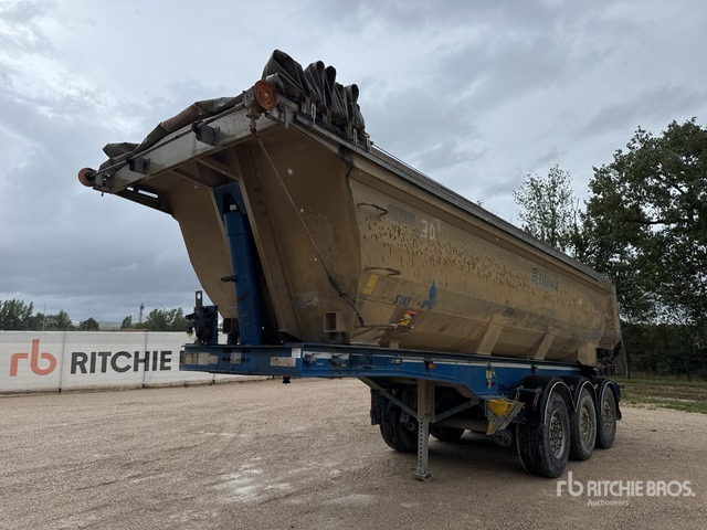 2005 STAS Tuareg S339 CX Tri/A Remorque Benne 3 Essieux End Dump Trailer - Félpótkocsi billenőplatós: 1 kép. 2005 STAS Tuareg S339 CX Tri/A Remorque Benne 3 Essieux End Dump Trailer - Félpótkocsi billenőplatós: 1 kép.
