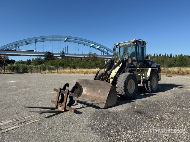 2006 Cat IT14G Chargeuse Sur Pneus Wheel Loader - Gumikerekes homlokrakodó: 2 kép. 2006 Cat IT14G Chargeuse Sur Pneus Wheel Loader - Gumikerekes homlokrakodó: 2 kép.