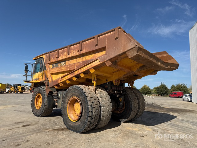 2006 Komatsu HD605-7 Tombereau Rigide Haul Truck - Bánya teherautó: 3 kép. 2006 Komatsu HD605-7 Tombereau Rigide Haul Truck - Bánya teherautó: 3 kép.