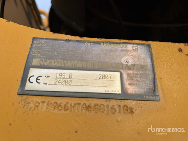 2007 Cat 966H Chargeuse Sur Pneus Wheel Loader - Gumikerekes homlokrakodó: 2 kép. 2007 Cat 966H Chargeuse Sur Pneus Wheel Loader - Gumikerekes homlokrakodó: 2 kép.