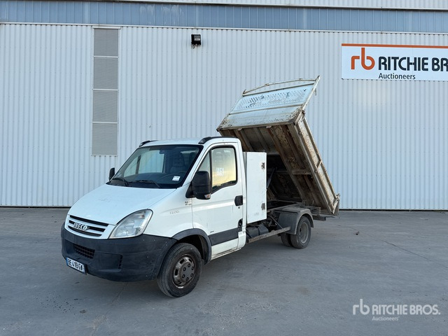 2007 Iveco 35C10 4x2 Camion Benne Dump Truck: Light Duty - Billenőplatós teherautó: 1 kép. 2007 Iveco 35C10 4x2 Camion Benne Dump Truck: Light Duty - Billenőplatós teherautó: 1 kép.