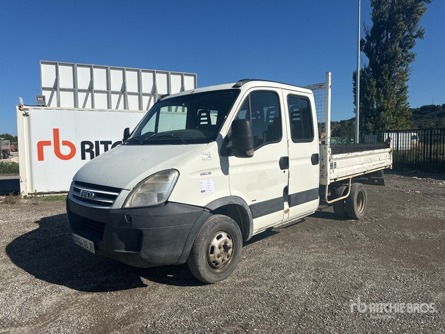 2007 Iveco 35C15 Crew Cab 4x2 Camion Benne Doubl ... S/A Dump Truck - Billenőplatós kisteherautó, Duplakabinos kisteherautó: 1 kép. 2007 Iveco 35C15 Crew Cab 4x2 Camion Benne Doubl ... S/A Dump Truck - Billenőplatós kisteherautó, Duplakabinos kisteherautó: 1 kép.