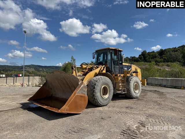 2008 Cat 966H Chargeuse Sur Pneus (Inoperable) Wheel Loader - Gumikerekes homlokrakodó: 2 kép. 2008 Cat 966H Chargeuse Sur Pneus (Inoperable) Wheel Loader - Gumikerekes homlokrakodó: 2 kép.