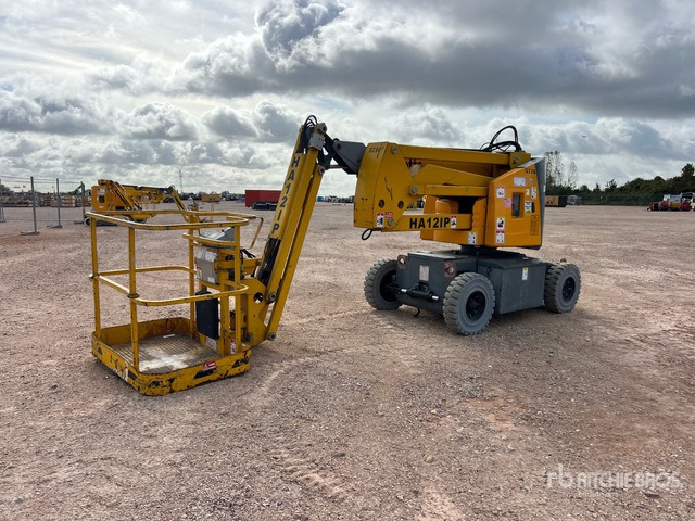 2008 Haulotte HA12IP 2WD Electric Nacelle Articulee ... Articulating Boom Lift - Személyemelő: 3 kép. 2008 Haulotte HA12IP 2WD Electric Nacelle Articulee ... Articulating Boom Lift - Személyemelő: 3 kép.
