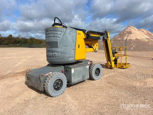 2008 Haulotte HA12IP 2WD Electric Nacelle Articulee ... Articulating Boom Lift - Személyemelő: 2 kép. 2008 Haulotte HA12IP 2WD Electric Nacelle Articulee ... Articulating Boom Lift - Személyemelő: 2 kép.