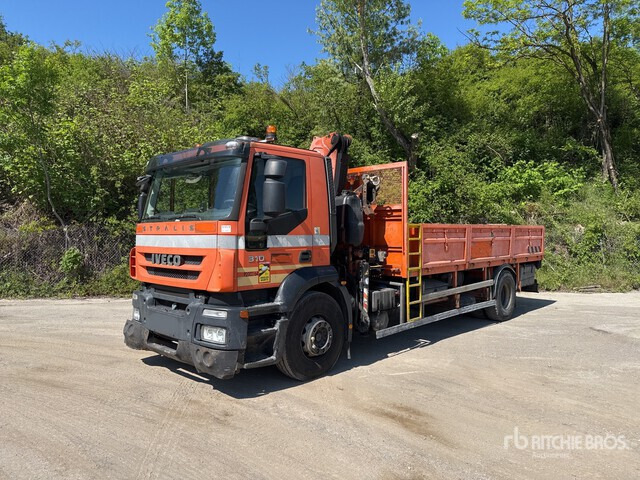 2009 Iveco Stralis 310 2009 Fassi F130A21 on 4x2 Camio ... Flatbed Truck with Crane - Szárzúzó/ Mulcsozó: 2 kép. 2009 Iveco Stralis 310 2009 Fassi F130A21 on 4x2 Camio ... Flatbed Truck with Crane - Szárzúzó/ Mulcsozó: 2 kép.