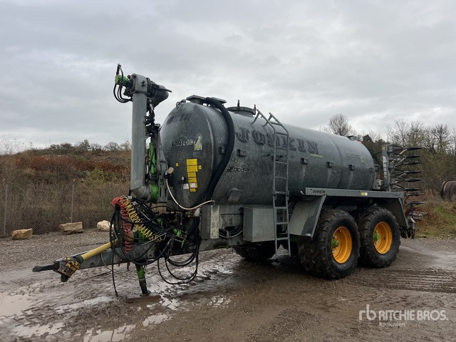 2009 Joskin 14000TS 6 m Liquid T/A Tonne A Lisier 2 ... Liquid Manure Spreader - Szervestrágyaszóró: 1 kép. 2009 Joskin 14000TS 6 m Liquid T/A Tonne A Lisier 2 ... Liquid Manure Spreader - Szervestrágyaszóró: 1 kép.