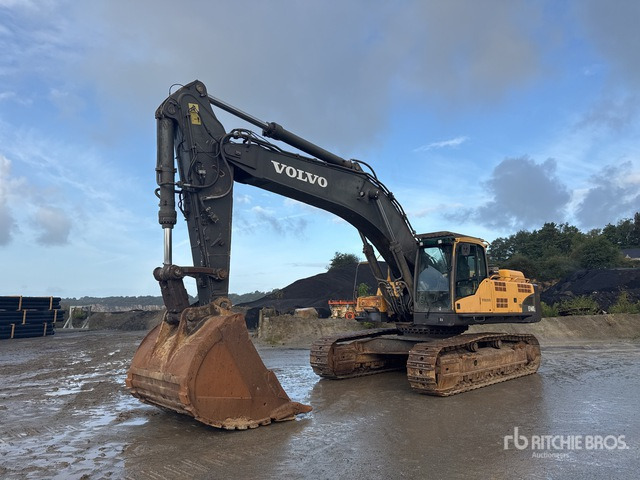 2010 Volvo EC460CL Pelle Sur Chenilles Tracked Excavator - Lánctalpas kotró: 2 kép. 2010 Volvo EC460CL Pelle Sur Chenilles Tracked Excavator - Lánctalpas kotró: 2 kép.