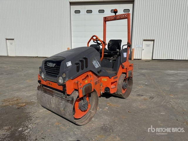 2011 Hamm HD12VV Compacteur Vibrant Tandem Double Drum Roller - Úthenger: 1 kép. 2011 Hamm HD12VV Compacteur Vibrant Tandem Double Drum Roller - Úthenger: 1 kép.
