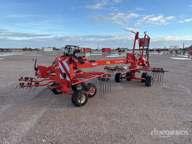2011 Kuhn GA 6002 6 m Semi-Mount 2 Rotor Andaineur Hay Rake - Szénaforgató: 3 kép. 2011 Kuhn GA 6002 6 m Semi-Mount 2 Rotor Andaineur Hay Rake - Szénaforgató: 3 kép.