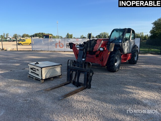 2011 Manitou 1840MT Chariot Telescopique (Inoperable) Telehandler - Teleszkópos rakodó: 2 kép. 2011 Manitou 1840MT Chariot Telescopique (Inoperable) Telehandler - Teleszkópos rakodó: 2 kép.