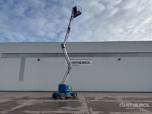 2012 Genie Z45/25 2WD Electric Nacelle Articulee ... Articulating Boom Lift - Személyemelő: 3 kép. 2012 Genie Z45/25 2WD Electric Nacelle Articulee ... Articulating Boom Lift - Személyemelő: 3 kép.