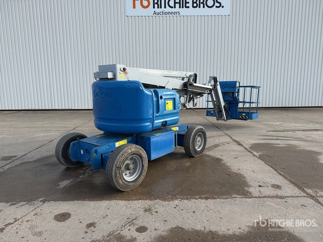 2012 Genie Z45/25 2WD Electric Nacelle Articulee ... Articulating Boom Lift - Személyemelő: 2 kép. 2012 Genie Z45/25 2WD Electric Nacelle Articulee ... Articulating Boom Lift - Személyemelő: 2 kép.