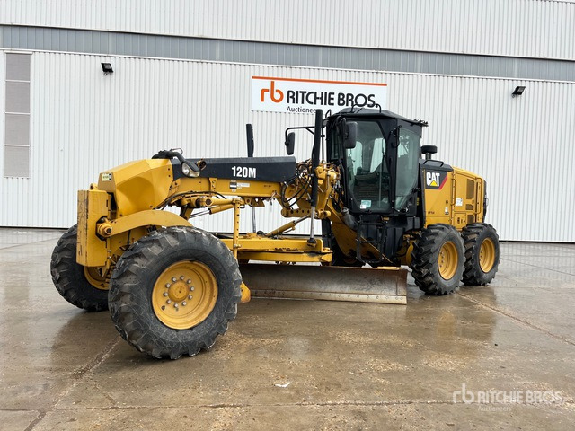 2013 Cat 120M VHP Plus Motor Grader - Szárzúzó/ Mulcsozó: 1 kép. 2013 Cat 120M VHP Plus Motor Grader - Szárzúzó/ Mulcsozó: 1 kép.