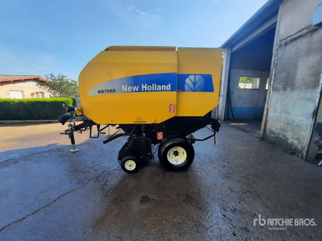 2013 New Holland BR7060 Presse A Bale Ronde Round Baler - Bálázó: 2 kép. 2013 New Holland BR7060 Presse A Bale Ronde Round Baler - Bálázó: 2 kép.