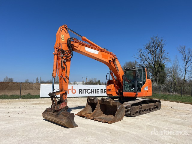 2014 Doosan DX235 LCR Pelle Sur Chenilles Tracked Excavator - Lánctalpas kotró: 2 kép. 2014 Doosan DX235 LCR Pelle Sur Chenilles Tracked Excavator - Lánctalpas kotró: 2 kép.