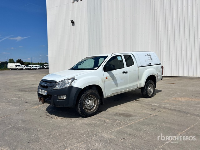 2014 Isuzu D-MAX 4x4 Crew Cab Pick-up Pickup - Pickup: 2 kép. 2014 Isuzu D-MAX 4x4 Crew Cab Pick-up Pickup - Pickup: 2 kép.
