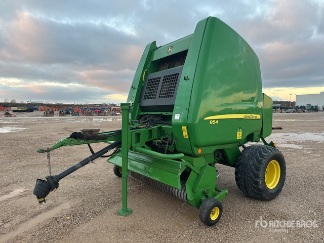 2014 John Deere 854 Presse A Balles Rondes 1 Essieu S/A Round Baler - Bálázó: 1 kép. 2014 John Deere 854 Presse A Balles Rondes 1 Essieu S/A Round Baler - Bálázó: 1 kép.