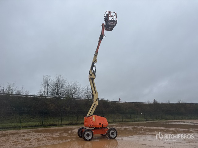 2016 JLG 340AJ 4WD Diesel Nacelle Articulee 4x4 Articulating Boom Lift - Személyemelő: 2 kép. 2016 JLG 340AJ 4WD Diesel Nacelle Articulee 4x4 Articulating Boom Lift - Személyemelő: 2 kép.