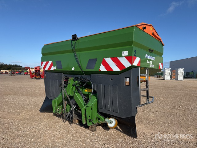 2017 Amazone ZA-TS 4200 54 m 3-Point 4200 L Epandeur A ... Fertilizer Spreader - Műtrágyaszóró: 4 kép. 2017 Amazone ZA-TS 4200 54 m 3-Point 4200 L Epandeur A ... Fertilizer Spreader - Műtrágyaszóró: 4 kép.