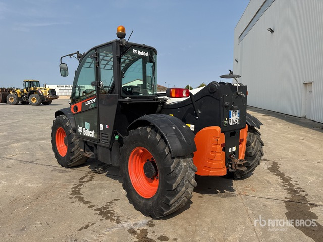 2017 Bobcat TL38.70X HF AGRI Chariot Telescopique Telehandler - Teleszkópos rakodó: 4 kép. 2017 Bobcat TL38.70X HF AGRI Chariot Telescopique Telehandler - Teleszkópos rakodó: 4 kép.