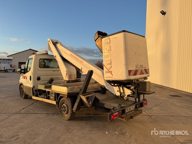 2017 Iveco 35-120 2017 Isoli VT48NEXS 14 m on Cam ... Bucket Truck - Emelőkosaras teherautó: 2 kép. 2017 Iveco 35-120 2017 Isoli VT48NEXS 14 m on Cam ... Bucket Truck - Emelőkosaras teherautó: 2 kép.