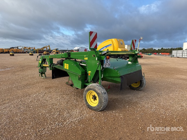 2017 John Deere 1365 3000 mm Trailed Faucheuse Condi ... Mower Conditioner - Fűkasza: 3 kép. 2017 John Deere 1365 3000 mm Trailed Faucheuse Condi ... Mower Conditioner - Fűkasza: 3 kép.