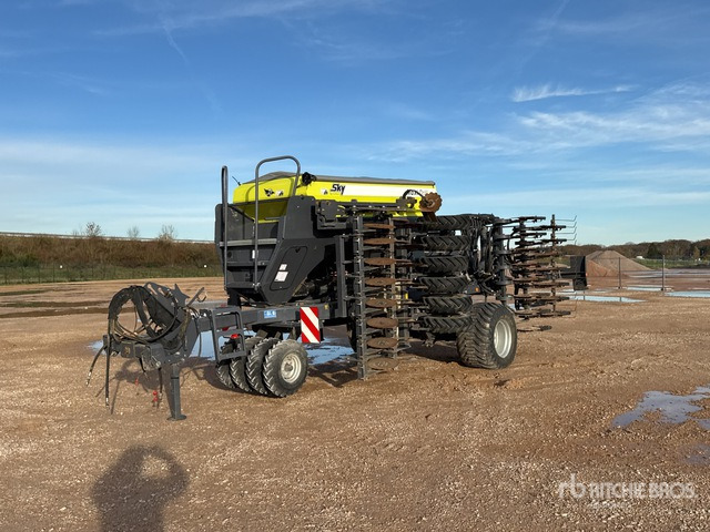 2017 Sky Agriculture Maxi Drill W4000 4 m Semi-Mount Semoir Simplifie ... Air Seeder - Szemenkénti vetőgép: 1 kép. 2017 Sky Agriculture Maxi Drill W4000 4 m Semi-Mount Semoir Simplifie ... Air Seeder - Szemenkénti vetőgép: 1 kép.