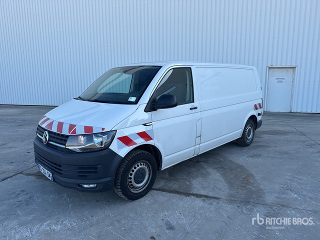 2017 Volkswagen Transporter TDI 4 Motion Vehicule Utilitaire Cargo Van - Kis furgon: 2 kép. 2017 Volkswagen Transporter TDI 4 Motion Vehicule Utilitaire Cargo Van - Kis furgon: 2 kép.