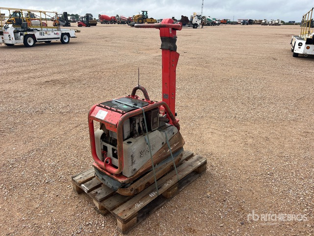 2017 Wacker Neuson DPU4545Hech Plaque Vibante Vibratory Plate Compactor - Lapvibrátor: 2 kép. 2017 Wacker Neuson DPU4545Hech Plaque Vibante Vibratory Plate Compactor - Lapvibrátor: 2 kép.
