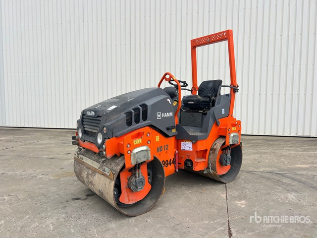 2019 Hamm HD12VV Compacteur Vibrant Tandem Double Drum Roller - Úthenger: 2 kép. 2019 Hamm HD12VV Compacteur Vibrant Tandem Double Drum Roller - Úthenger: 2 kép.
