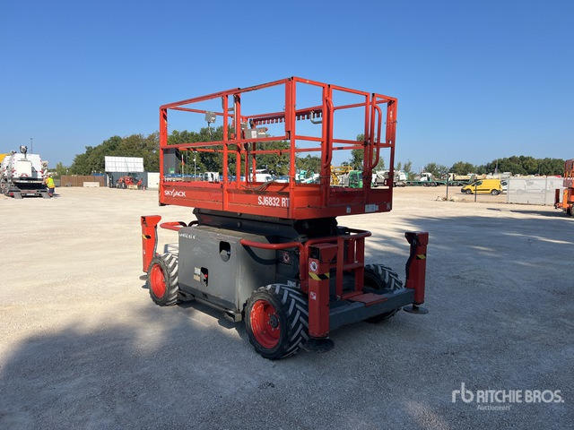 2019 Skyjack SJ6832RT 4x4 Nacelle Ciseaux Scissor Lift - Ollós emelő: 1 kép. 2019 Skyjack SJ6832RT 4x4 Nacelle Ciseaux Scissor Lift - Ollós emelő: 1 kép.
