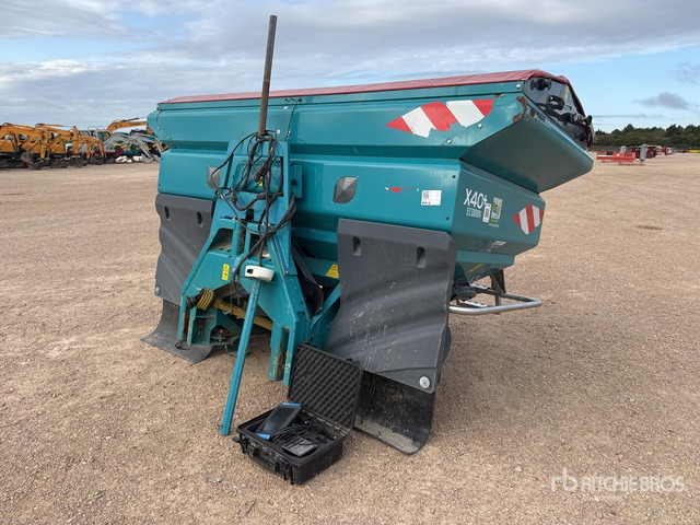 2019 Sulky X40+ 44 m 3-Point 4000 L Epandeur A ... Fertilizer Spreader - Műtrágyaszóró: 3 kép. 2019 Sulky X40+ 44 m 3-Point 4000 L Epandeur A ... Fertilizer Spreader - Műtrágyaszóró: 3 kép.