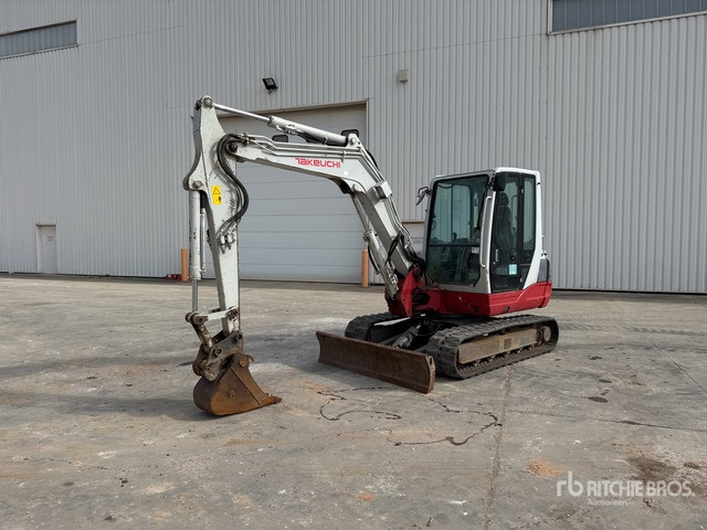 2019 Takeuchi TB250 Mini-Pelle Mini Excavator: <6.6t - Minikotró: 2 kép. 2019 Takeuchi TB250 Mini-Pelle Mini Excavator: <6.6t - Minikotró: 2 kép.