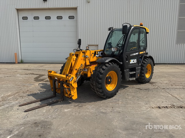 2021 JCB 542-70 AgriSuper Chariot Telescopique Telehandler - Teleszkópos rakodó: 1 kép. 2021 JCB 542-70 AgriSuper Chariot Telescopique Telehandler - Teleszkópos rakodó: 1 kép.