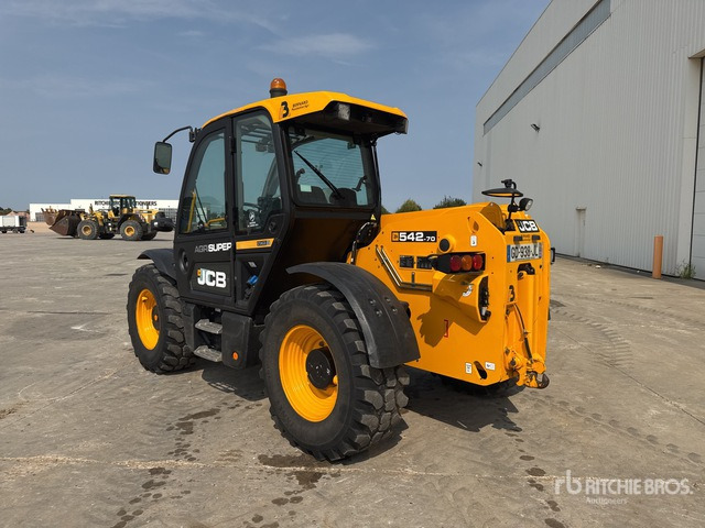 2021 JCB 542-70 AgriSuper Chariot Telescopique Telehandler - Teleszkópos rakodó: 4 kép. 2021 JCB 542-70 AgriSuper Chariot Telescopique Telehandler - Teleszkópos rakodó: 4 kép.