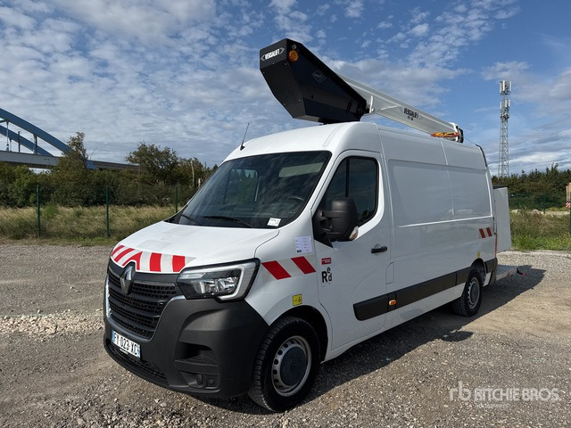 2021 Renault Master 145 DXI 2021 Versalift VTL 135 13 m on ... Bucket Truck - Emelőkosaras teherautó: 2 kép. 2021 Renault Master 145 DXI 2021 Versalift VTL 135 13 m on ... Bucket Truck - Emelőkosaras teherautó: 2 kép.