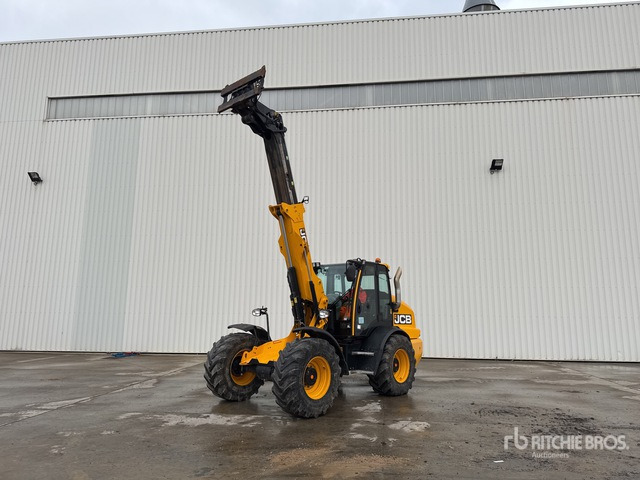 2022 JCB TM320S SV Chargeuse Telescopique Wheel Loader - Gumikerekes homlokrakodó: 2 kép. 2022 JCB TM320S SV Chargeuse Telescopique Wheel Loader - Gumikerekes homlokrakodó: 2 kép.