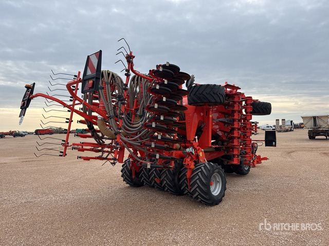 2022 Kubota SC1401CF 4 m Semi-Mount Semoir Pneumatique Air Seeder - Szemenkénti vetőgép: 4 kép. 2022 Kubota SC1401CF 4 m Semi-Mount Semoir Pneumatique Air Seeder - Szemenkénti vetőgép: 4 kép.