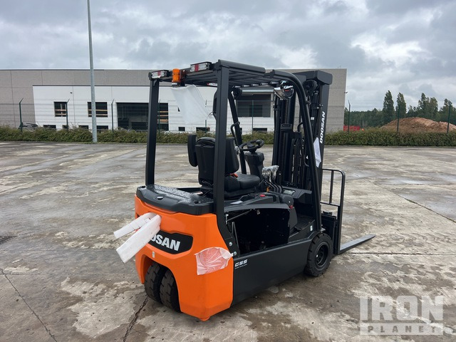 2023 Doosan B20T-7 PLUS 2000 kg Chariot Elevateur Elect ... Electric Forklift - Elektromos targonca: 4 kép. 2023 Doosan B20T-7 PLUS 2000 kg Chariot Elevateur Elect ... Electric Forklift - Elektromos targonca: 4 kép.