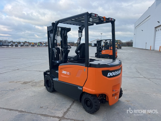 2023 Doosan B35X-7 PLUS 3500 kg Chariot Elevateur Elect ... Electric Forklift - Elektromos targonca: 3 kép. 2023 Doosan B35X-7 PLUS 3500 kg Chariot Elevateur Elect ... Electric Forklift - Elektromos targonca: 3 kép.