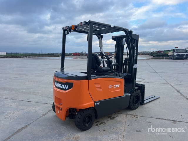 2023 Doosan B35X-7 PLUS 3500 kg Chariot Elevateur Elect ... Electric Forklift - Elektromos targonca: 4 kép. 2023 Doosan B35X-7 PLUS 3500 kg Chariot Elevateur Elect ... Electric Forklift - Elektromos targonca: 4 kép.