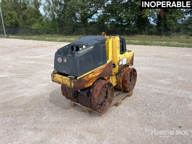 Bomag BMP 8500 Rouleau de compactage - Minihenger: 2 kép. Bomag BMP 8500 Rouleau de compactage - Minihenger: 2 kép.