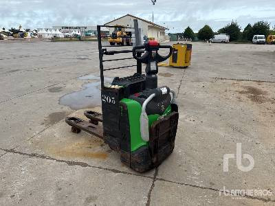CESAB P320 2000 kg Electric Transpalette E ... - Kézi raklapemelő: 2 kép. CESAB P320 2000 kg Electric Transpalette E ... - Kézi raklapemelő: 2 kép.