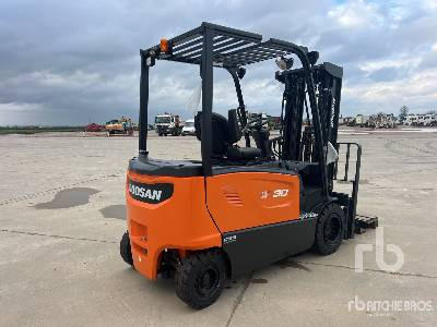 DOOSAN B30X-7 PLUS 3000 kg (Unused) - Elektromos targonca: 3 kép. DOOSAN B30X-7 PLUS 3000 kg (Unused) - Elektromos targonca: 3 kép.