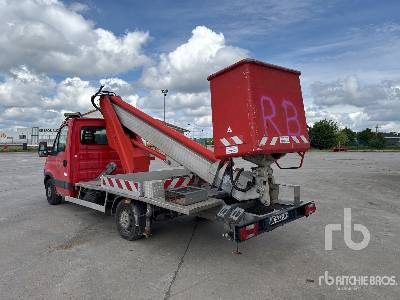 IVECO 35S11 2014 Multitel MT202 20 m on Cam ... - Emelőkosaras teherautó: 2 kép. IVECO 35S11 2014 Multitel MT202 20 m on Cam ... - Emelőkosaras teherautó: 2 kép.