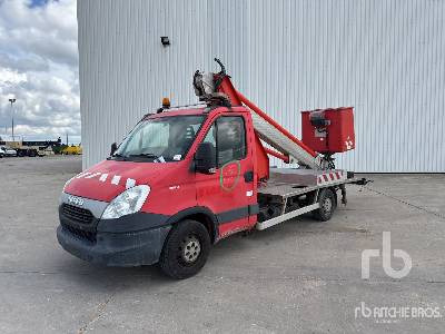 IVECO 35S11 2014 Multitel MT202 20 m on Cam ... - Emelőkosaras teherautó: 1 kép. IVECO 35S11 2014 Multitel MT202 20 m on Cam ... - Emelőkosaras teherautó: 1 kép.