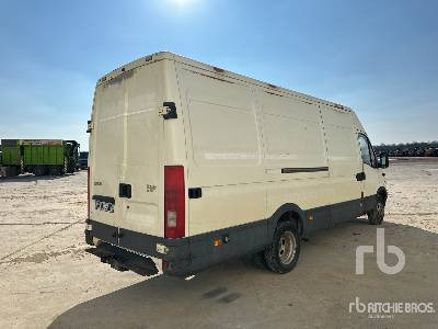 IVECO DAILY 35C12 Vehicule Utilitaire - Furgon: 3 kép. IVECO DAILY 35C12 Vehicule Utilitaire - Furgon: 3 kép.
